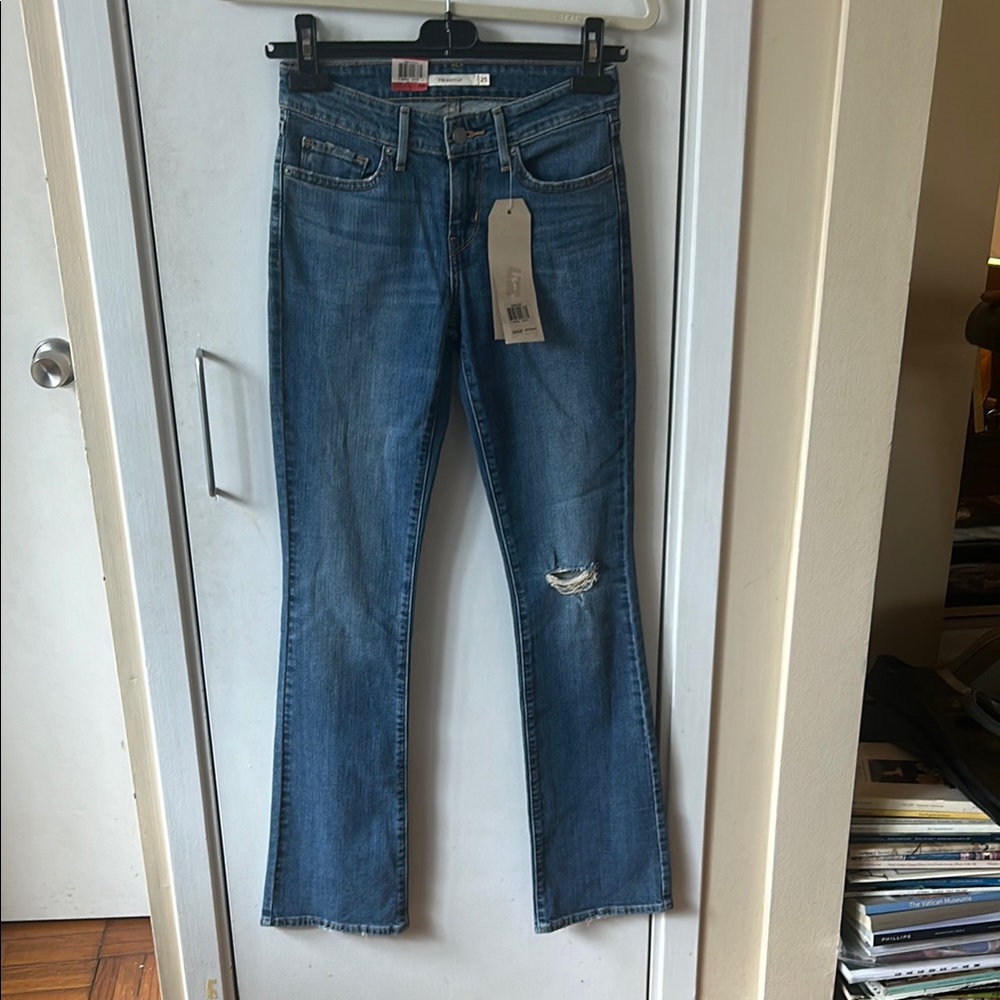 NWT Classic 715 Bootcut Levi’s Women's Blue Jeans 25